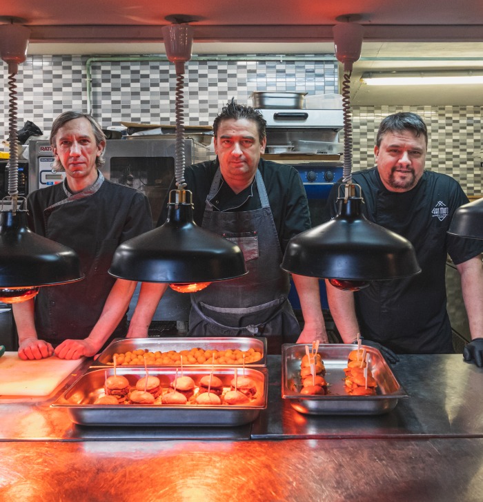 Angol weekend brunch május 06-07.